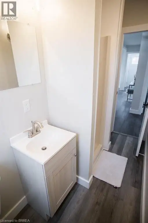 20 PARK Avenue E Brantford, Ontario in Long Term Rentals in Brantford - Image 16