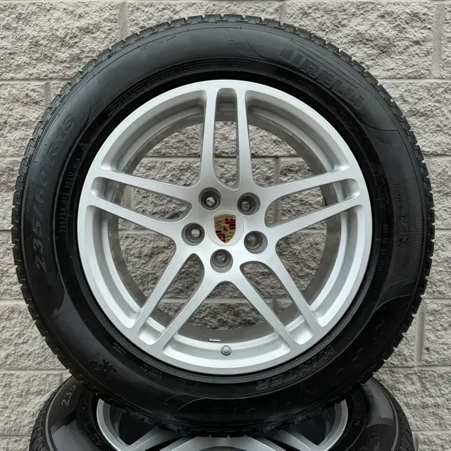(85%) 4x Porsche Macan 18" OEM Winter Wheels Package in Tires & Rims in City of Toronto - Image 3