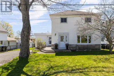 Discover life in Penetanguishene, a picturesque and historic harbour community. This deceivingly spa...
