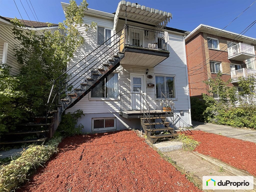$786,000 - Triplex for sale in Pont-Viau — photo 1