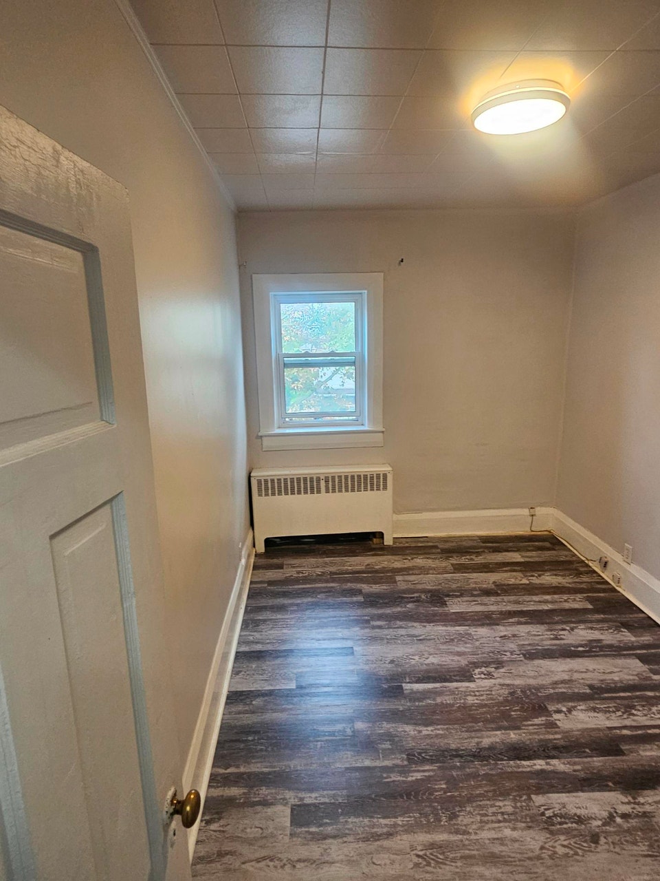 PRIME North Oshawa - STUNNING 1 bedroom 4