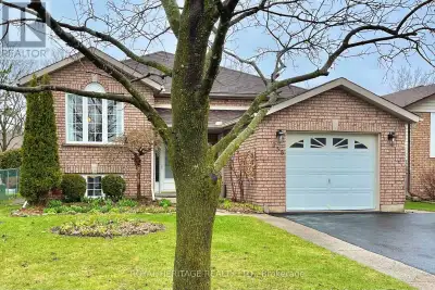 Spacious and Bright 5-Bedroom 3-Bathroom Raised Bungalow, including a Self-Contained Legal Accessory...