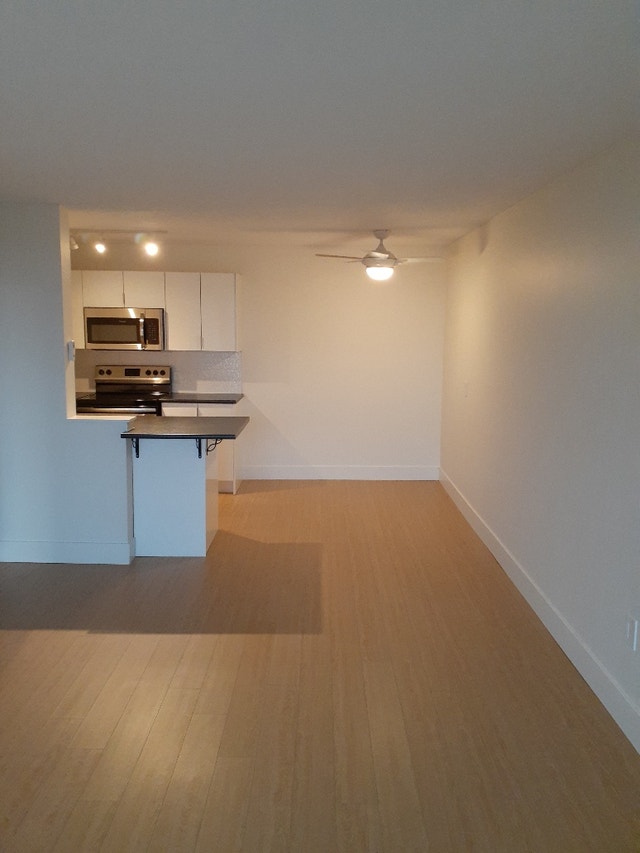 2 BDRM, RENOVATED, INSUITE LAUNDRY!! AVAILABLE NOW! Long Term Rentals