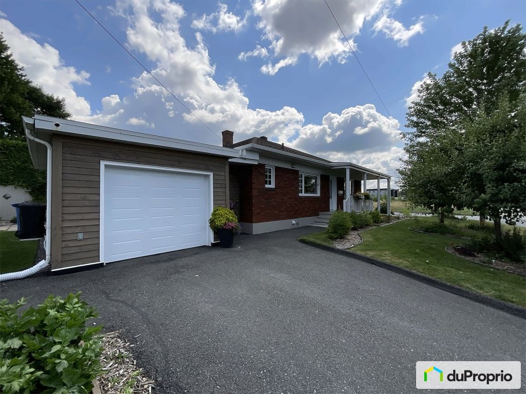 $475,000 - Bungalow for sale in Granby — photo 2