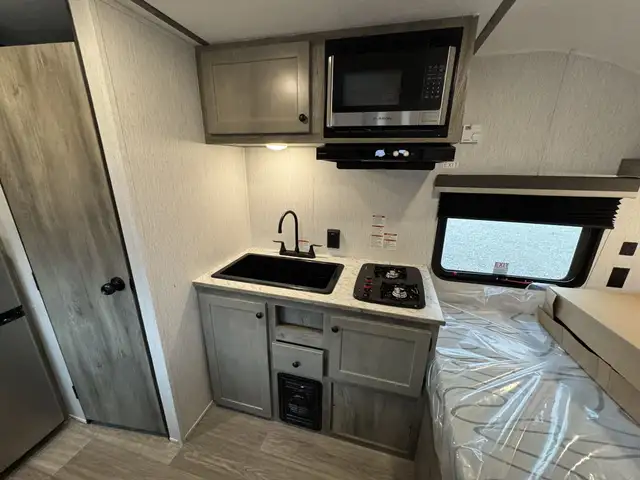 2026 ,Sun Lite,Sunset Park RV 13BD LTD in Travel Trailers & Campers in Kamloops - Image 9