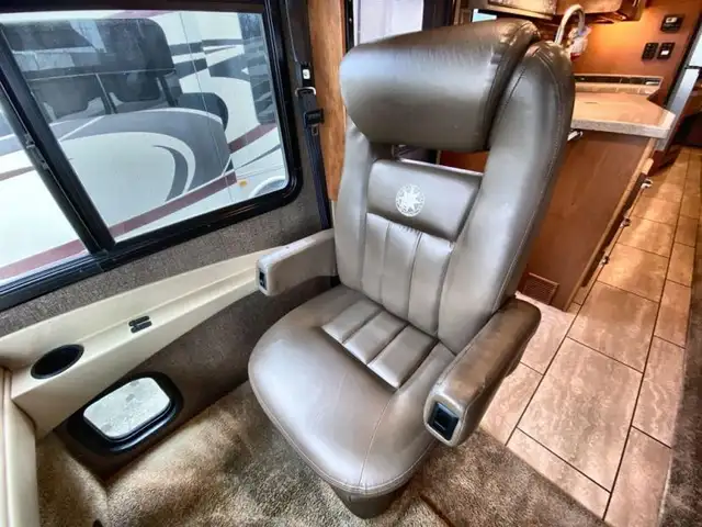 2017 Tiffin Motorhomes Allegro 36 LA in RVs & Motorhomes in Abbotsford - Image 28