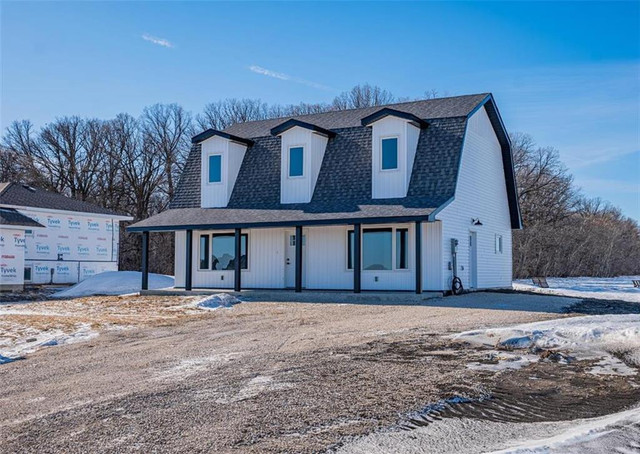 631 4th Street Oakville, Manitoba in Houses for Sale in Portage la Prairie