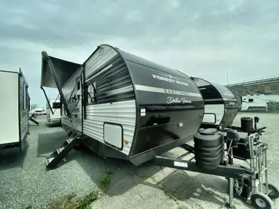 EAST TO WEST Della Terra travel trailer 200RD highlights: Full Bathroom Bar Top w/ Stools Jiffy Sofa...