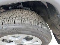 This 2025 JEEP COMPASS LATITUDE 4X4 has the following options Premium Cloth/Vinyl Bucket Seats, Remo... (image 4)