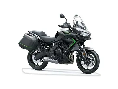 2025 Kawasaki VERSYS 650 LT SAVE $400 RABAIS La VERSYS 650 LT 2025 est une moto polyvalente conçue p...