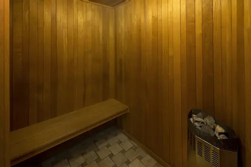 1400 Avenue des Pins Ouest — photo 1
