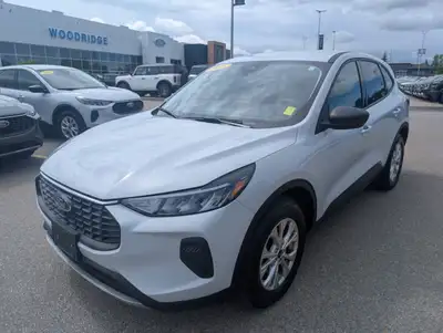 Welcome to Woodridge Ford. Apple CarPlay, Android Auto, Power Liftgate, Blind Spot Detection, Lane K...
