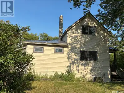 Welcome to 502 Bangor Avenue, nestled in the friendly Village of Viscount—just a 51-minute drive fro...