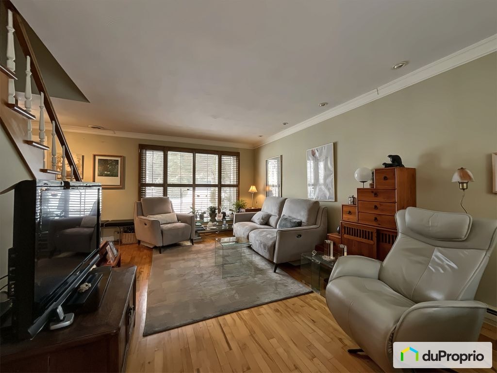 $639,000 - 2 Storey for sale in Sherbrooke (Jacques-Cartier) — photo 2