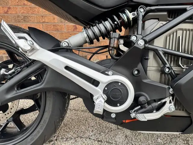 2021 Zero Motorcycles SR/S SRS ZF 14.4 **LIKE NEW** in Street, Cruisers & Choppers in Markham / York Region - Image 14