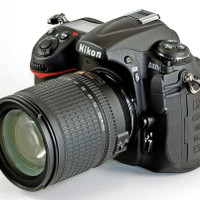 For sale Nikon D300S & AF-S NIKKOR 18-200mm F 3.5-5 6 G ED Lens