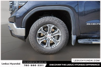 2024 GMC Sierra 1500 SLT Experience the GMC Sierra 1500 SLT with only 48000 km on the odometer. Fini... (image 6)