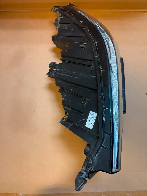 2024 Nissan Infiniti QX60 Driver Head Light  (#10035) in Auto Body Parts in Markham / York Region - Image 5