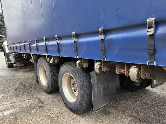 2015 International 7500 25.5' Curtain Side, Allison Auto, Tandem in Heavy Trucks in Calgary - Image 7