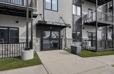 ***1 Month FREE Rent*** Available Immediately with a FLEXIBLE START DATE! Ottawa, Blackburn Hamlet,...