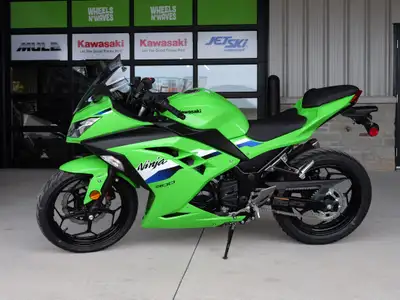 2026 Kawasaki Ninja 300 Sport Bike / Motorcycle Financing Available From $74.34* (Bi-Weekly) 60 mont...