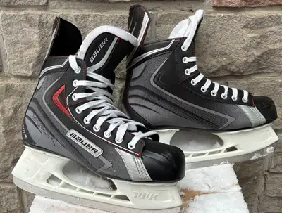 Bauer Vapor senior size 9R ice hockey skates, equivalent to US 1, View more