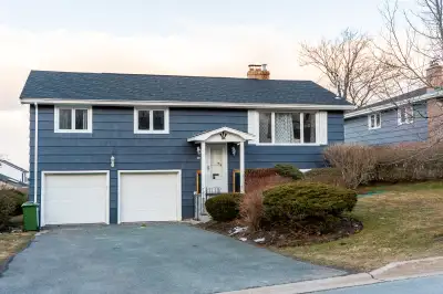 Prestigious Executive Home in Fairmount for Rent!