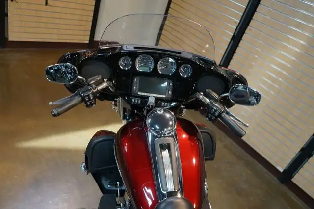 2016 Harley-Davidson FLHTK - Ultra Limited in Sport Touring in Lethbridge - Image 13