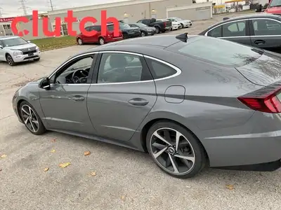 Climate Control, Dual Zone Front Climate Control, USB Input and more! Clutch is the largest online u...