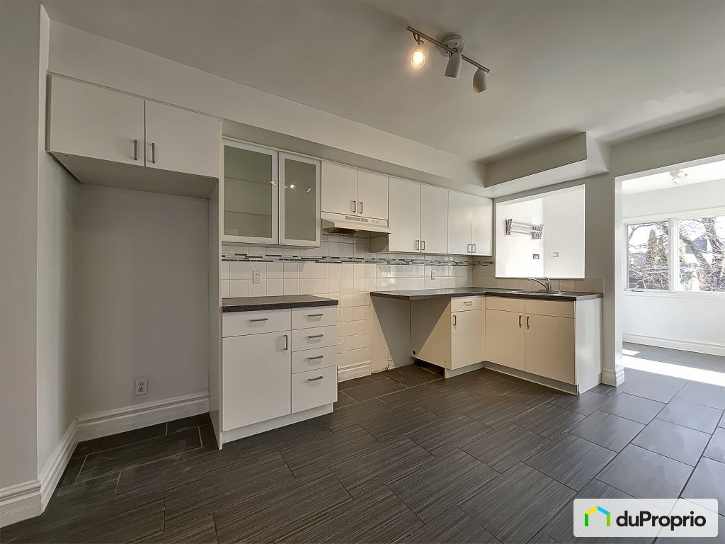 $319,000 - Condominium for sale in Longueuil (Vieux-Longueuil) — photo 2