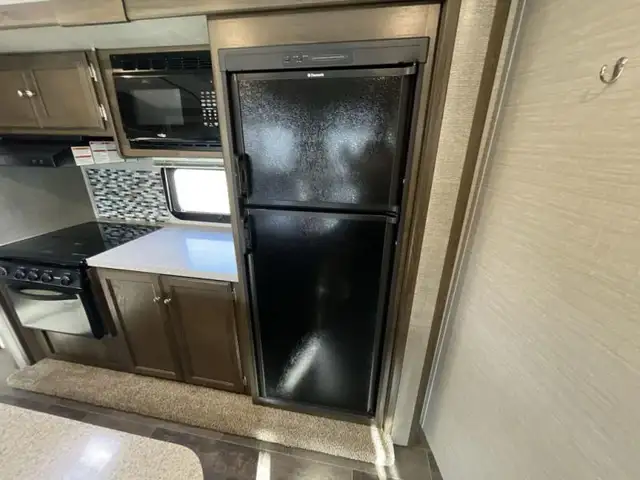 2017 Keystone RV Premier Ultra Lite 26RBPR in Travel Trailers & Campers in Kamloops - Image 6