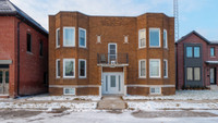 Beautiful 2 Bdrm in Desirable Walkerville with Parking