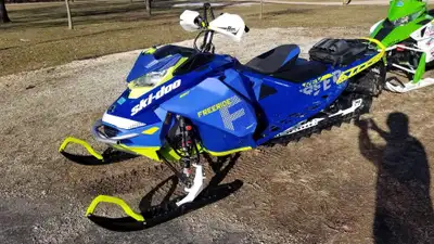 APPLY NOW: https://www.ridecollective.ca/get-pre-approved 2020 SKI‑DOO FREERIDE 146 850 E‑TEC 850 E-...