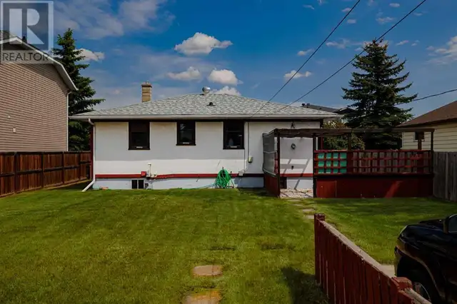 7443 20A Street SE Calgary, Alberta62864759522435124