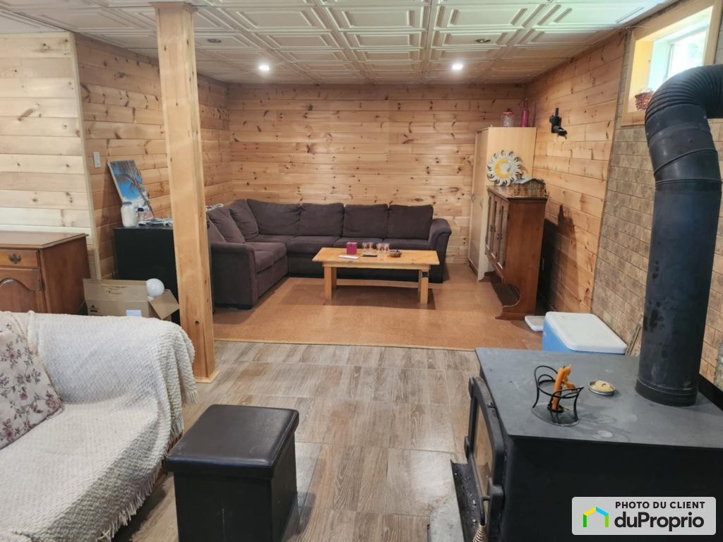$329,000 - Bungalow for sale in Lac-Megantic — photo 2