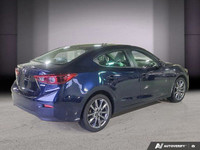 La Mazda3 GT 2018 se distingue par son équilibre entre performance, élégance et technologie. Sous le... (image 6)
