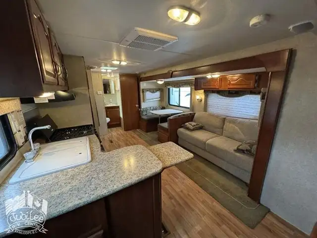 2011 ,Creeside,Outdoors RV 26BKS in Travel Trailers & Campers in Kamloops - Image 6