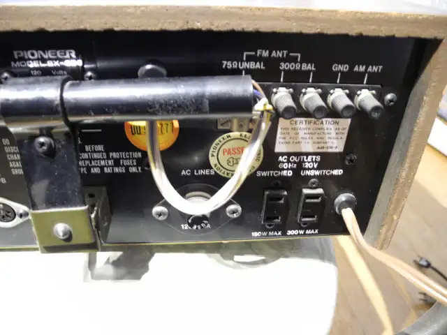PIONEER HI-FI STEREO RECEIVER/AMPLIFIER SX626 in Stereo Systems & Home Theatre in City of Toronto - Image 9