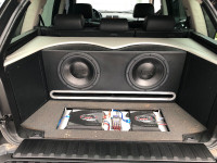 BMW X5 custom stereo system / subwoofers / amplifier rack