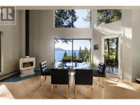 225 MOUNTAIN DRIVE Lions Bay, British Columbia