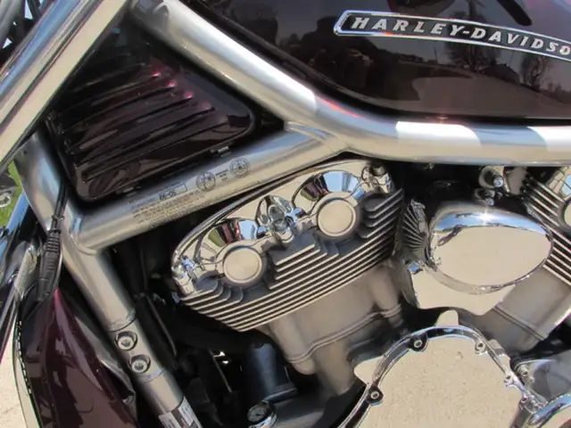 2006 Harley-Davidson VRSC A VRod in Street, Cruisers & Choppers in Leamington - Image 18