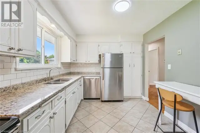 244 WESTWOOD Drive Kitchener, Ontario in Houses for Sale in Kitchener / Waterloo - Image 14