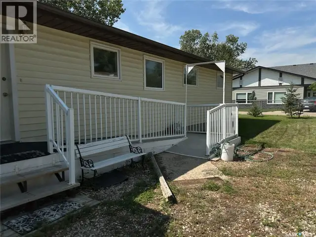 705 1st AVENUE NW Weyburn, Saskatchewan in Houses for Sale in Regina - Image 21