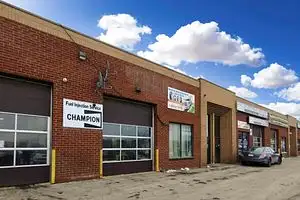 AUTO SHOP/MECHANIC REPAIR SHOP AND WAREHOUSE, 3 DOORS, 5000 SQ FT, MAIN ROAD FACING. CAN ALSO SELL T...
