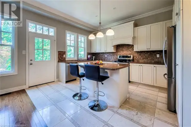 16 BROCK Street Niagara-on-the-Lake, Ontario in Houses for Sale in St. Catharines - Image 15