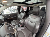This vehicle is equipped with: 3.2L 6 cylinder engine Automatic 9 Speed Transmission Panoramic roof... (image 9)