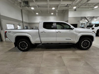 ADAPTIVE CRUISE CONTROL, LED HEADLIGHTS, HEATED MIRRORS, BACK-UP CAMERA, LANE KEEPING ASSIST Prepare... (image 8)