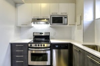 Combining the ultimate in comfort and convenience, Tour du Parc offers rental suites with an array o... (image 4)