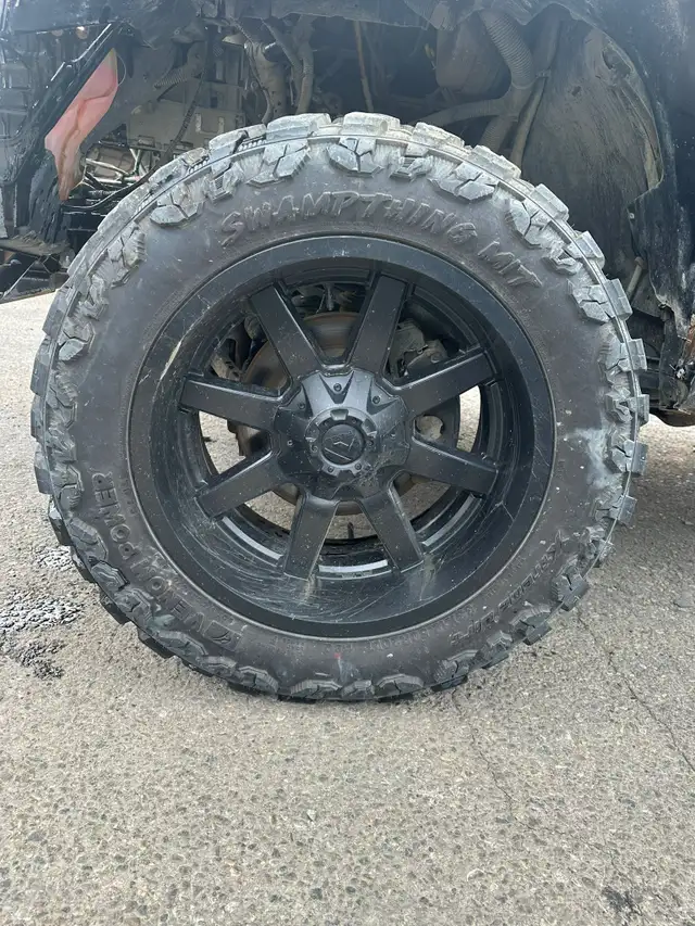 2017 CHEVY SILVERADO 1500 4X4 FOR PARTS! in Auto Body Parts in Calgary - Image 7