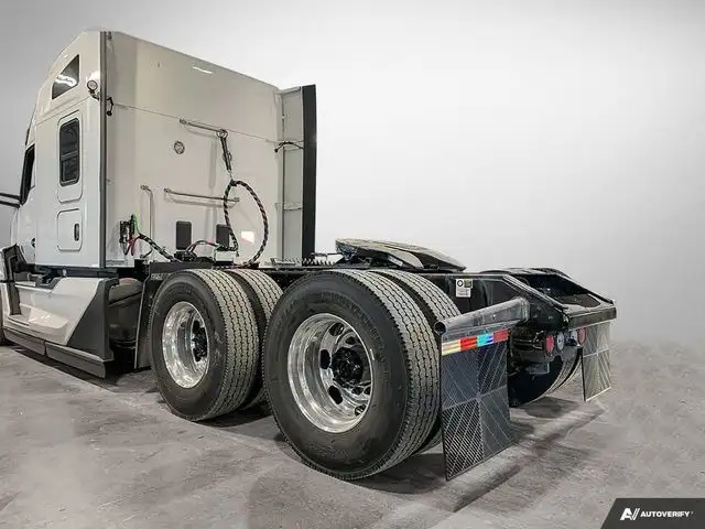 2025 Kenworth T680 in Heavy Trucks in Moncton - Image 5